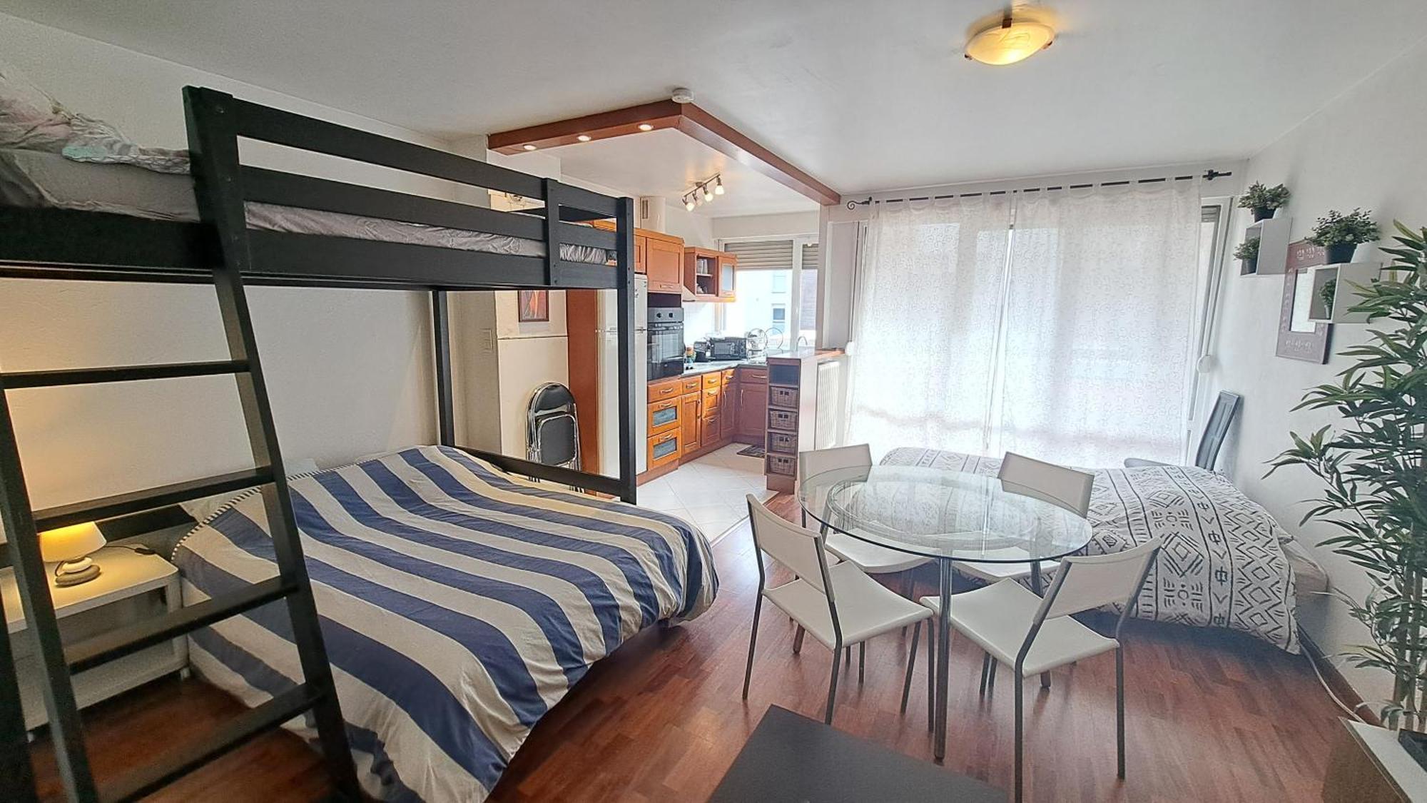 Studio Cosy 33 M² Limite Lyon. Parking Privatif. Bron Ngoại thất bức ảnh
